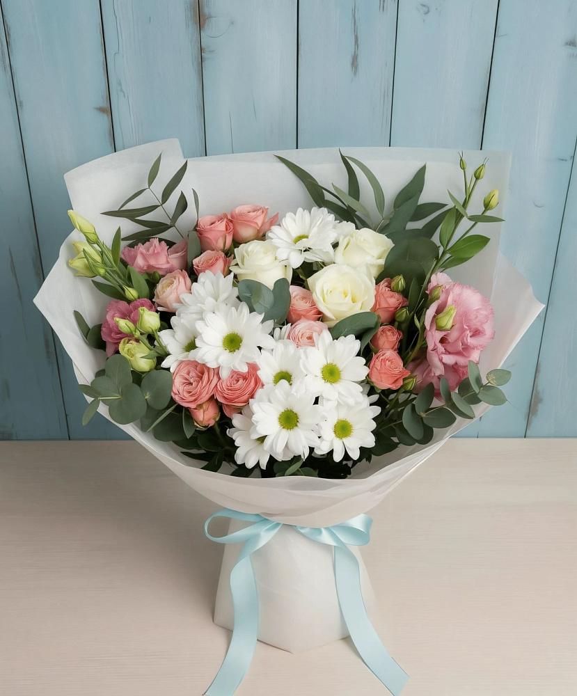 Букет цветов из: Розы, Лизиантусы и Хризантемы в Приморье