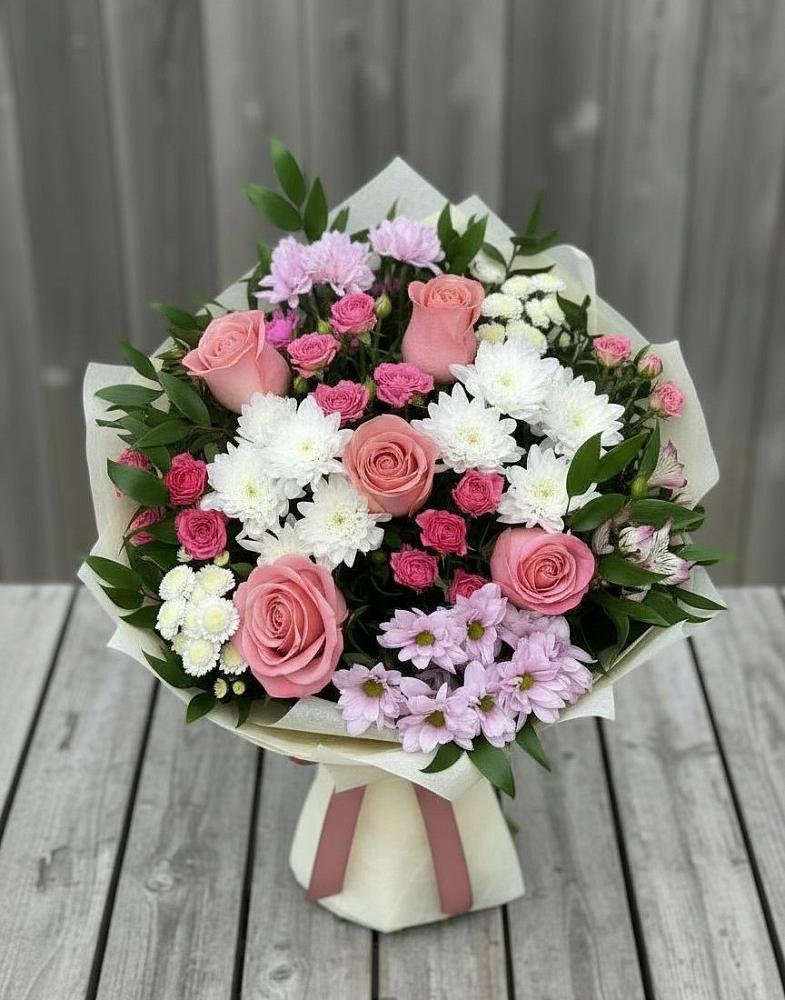 Букет цветов из: Альстромерии, Гвоздики, Розы и Хризантемы в Приморье