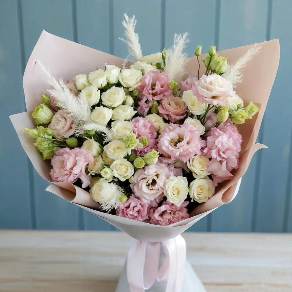 Букет цветов из: Альстромерии и Розы в Приморье