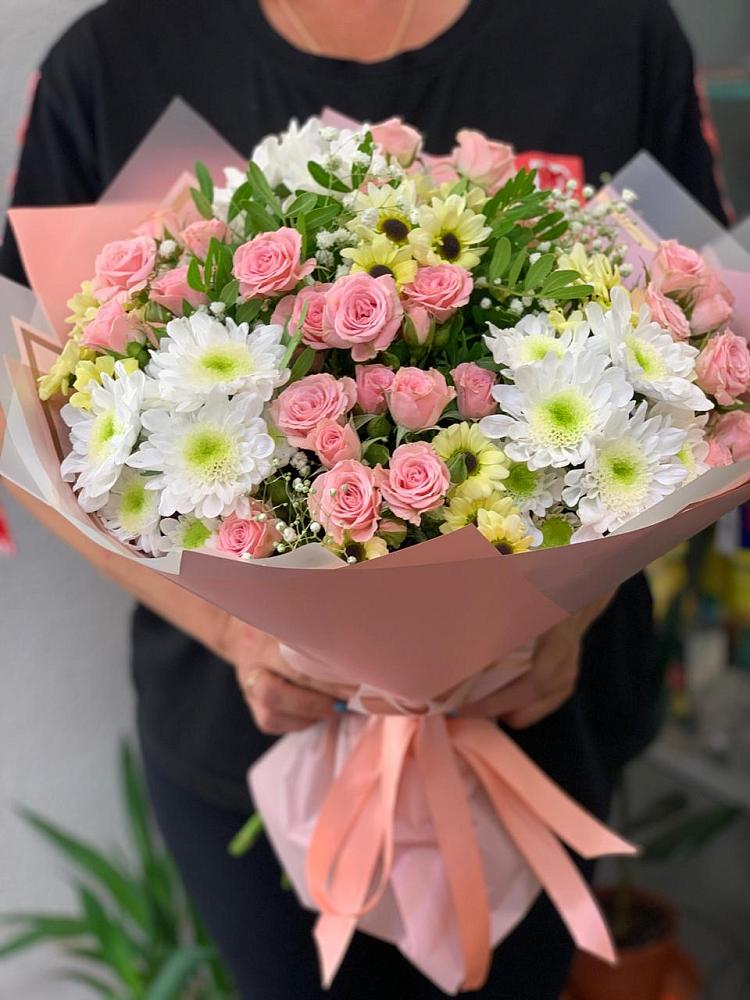 Букет цветов из: Розы и Хризантемы в Приморье