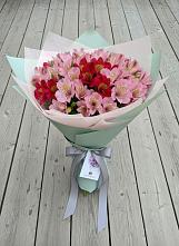 Букет цветов из:  Альстромерии в Приморье
