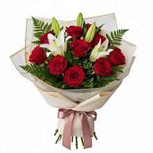 Букет цветов из:  Лилии и Розы в Приморье