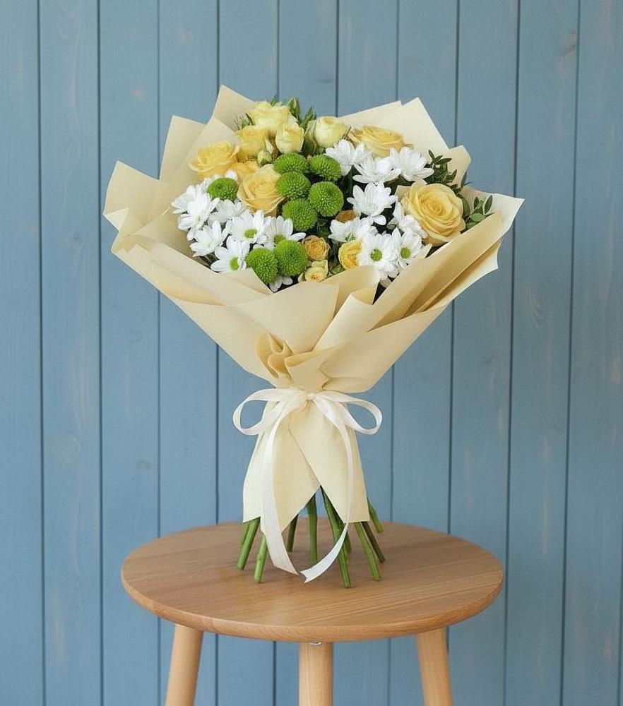 Букет цветов из: Хризантемы и Розы в Приморье