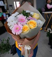 Букет цветов из:  Герберы, Розы и Хризантемы в Приморье