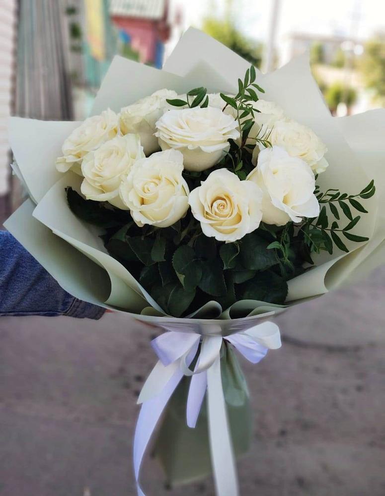 Букет Белые розы Проуд в Приморье