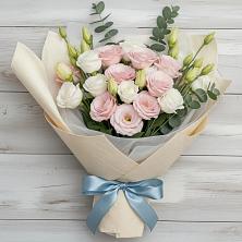 Букет цветов из:  Лизиантусы в Приморье