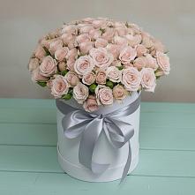 Цветочная композиция из Розы в шляпной коробке в Приморье