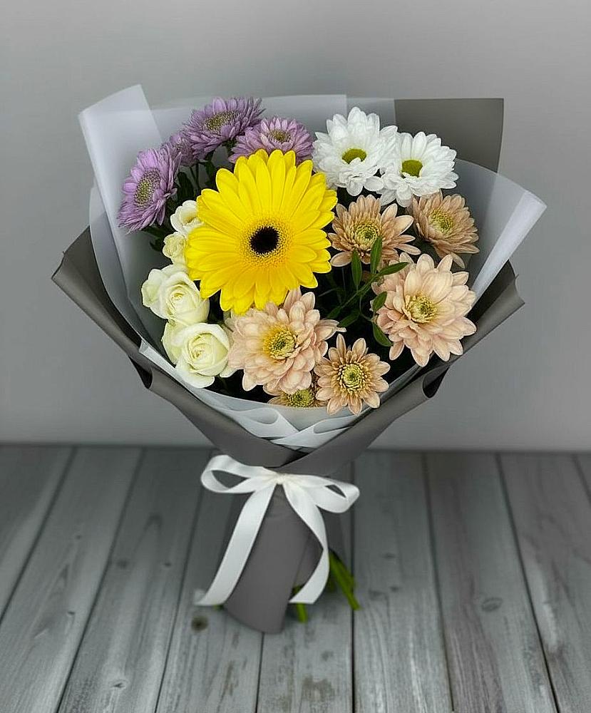 Букет цветов из: Розы, Герберы и Хризантемы в Приморье
