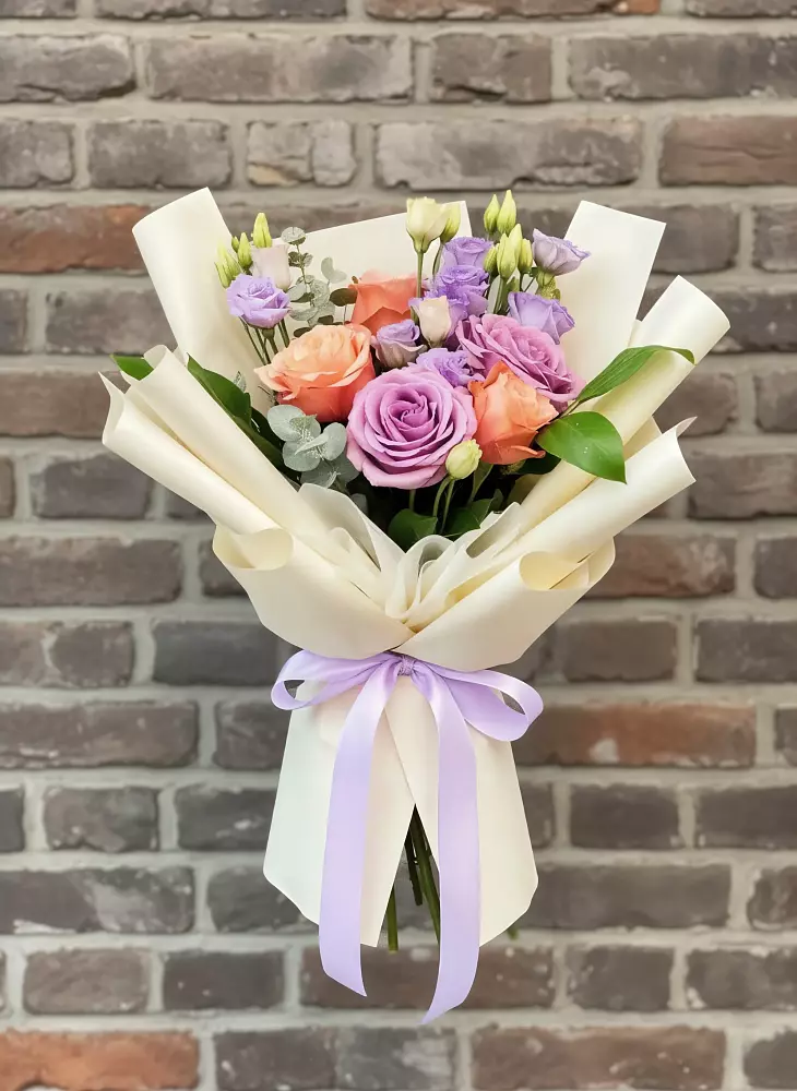 Букет цветов из: Лизиантусы и Розы в Приморье