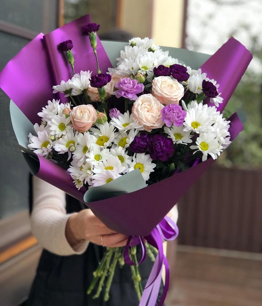 Букет цветов из: Хризантемы, Гвоздики и Розы в Приморье