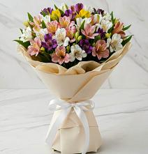 Букет цветов из:  Альстромерии в Приморье