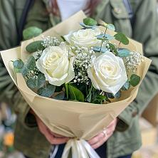 Букет цветов из:  Розы в Приморье
