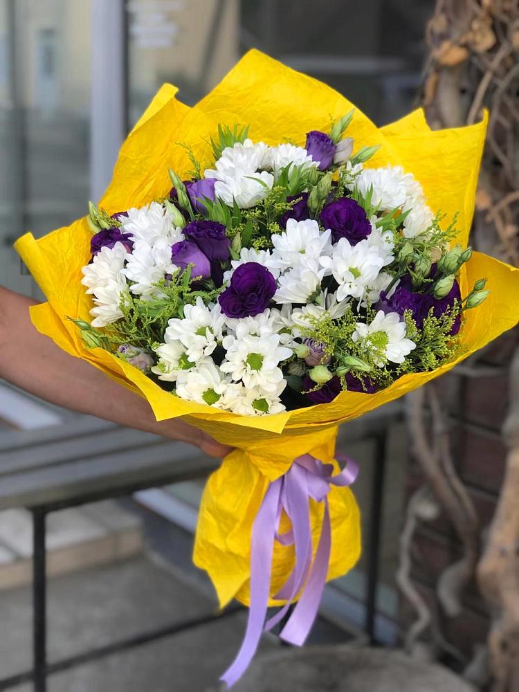 Букет цветов из: Ирисы, Хризантемы и Ромашки в Приморье
