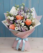 Букет цветов из:  Лизиантусы, Розы, Альстромерии и Гипсофила в Приморье