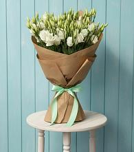 Букет цветов из:  Лизиантусы в Приморье