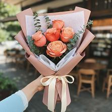 Букет цветов из:  Розы в Приморье