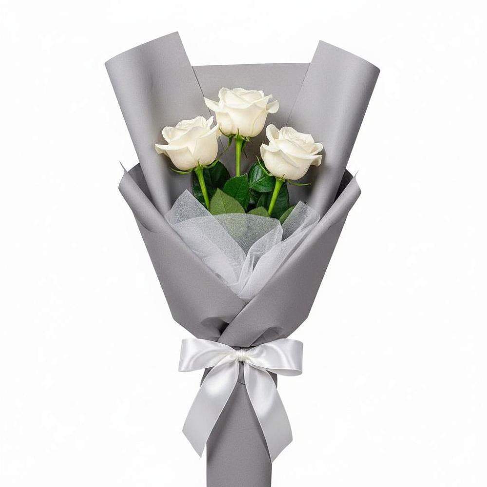 Букет 3 белые розы в Приморье
