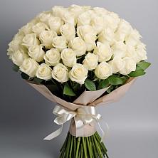 Букет 101 беля роза Белоснежка в Приморье