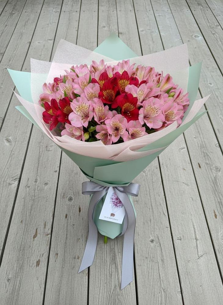 Букет цветов из: Альстромерии в Приморье