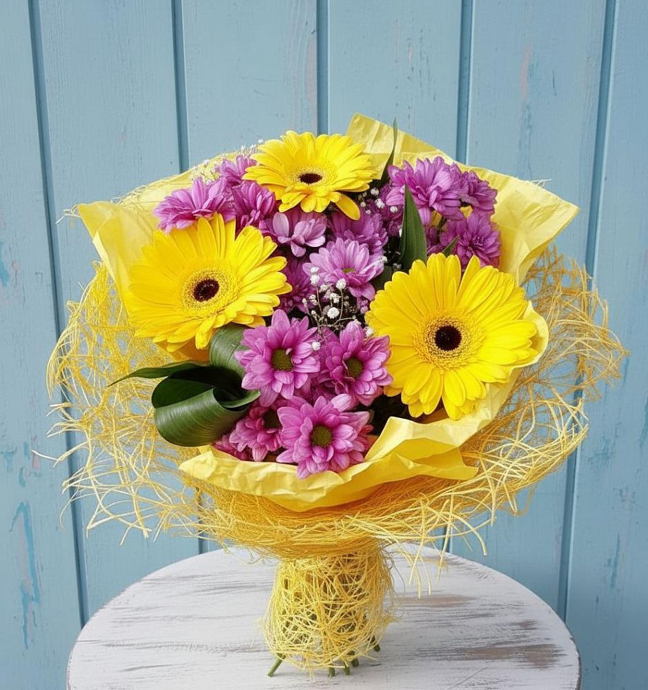 Букет цветов из: Хризантемы и Герберы в Приморье
