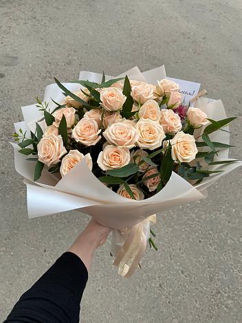 Букет Кремовые розы Латте в Приморье