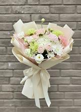 Букет цветов из:  Гвоздики, Розы, Лизиантусы и Хризантемы #REPLACE_PRED# Приморье