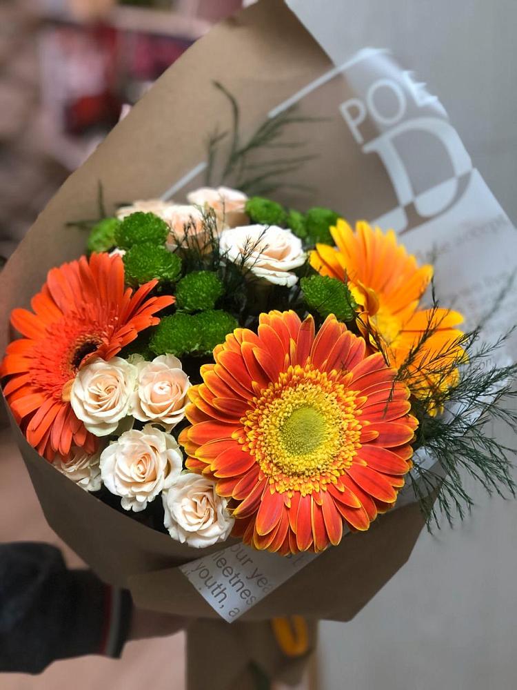 Букет цветов из: Герберы, Хризантемы и Розы в Приморье
