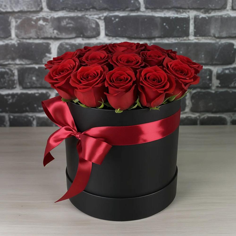 Цветочная композиция из Розы в шляпной коробке в Приморье