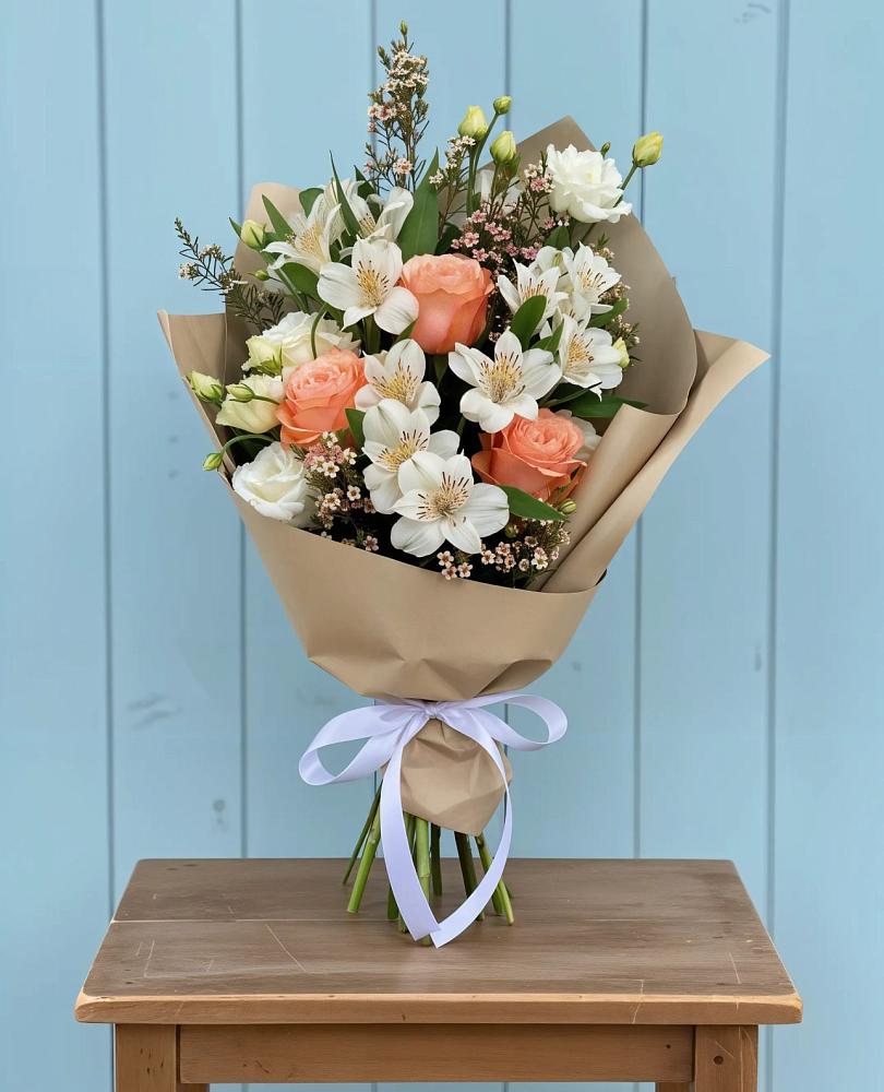 Букет цветов из: Альстромерии, Лизиантусы, Розы и Хризантемы в Приморье