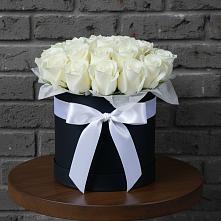 Цветочная композиция из Розы в шляпной коробке в Приморье