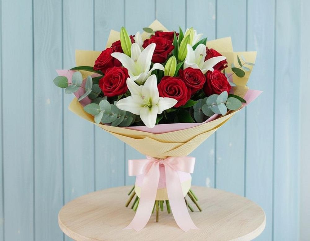 Букет цветов из: Лилии и Розы в Приморье